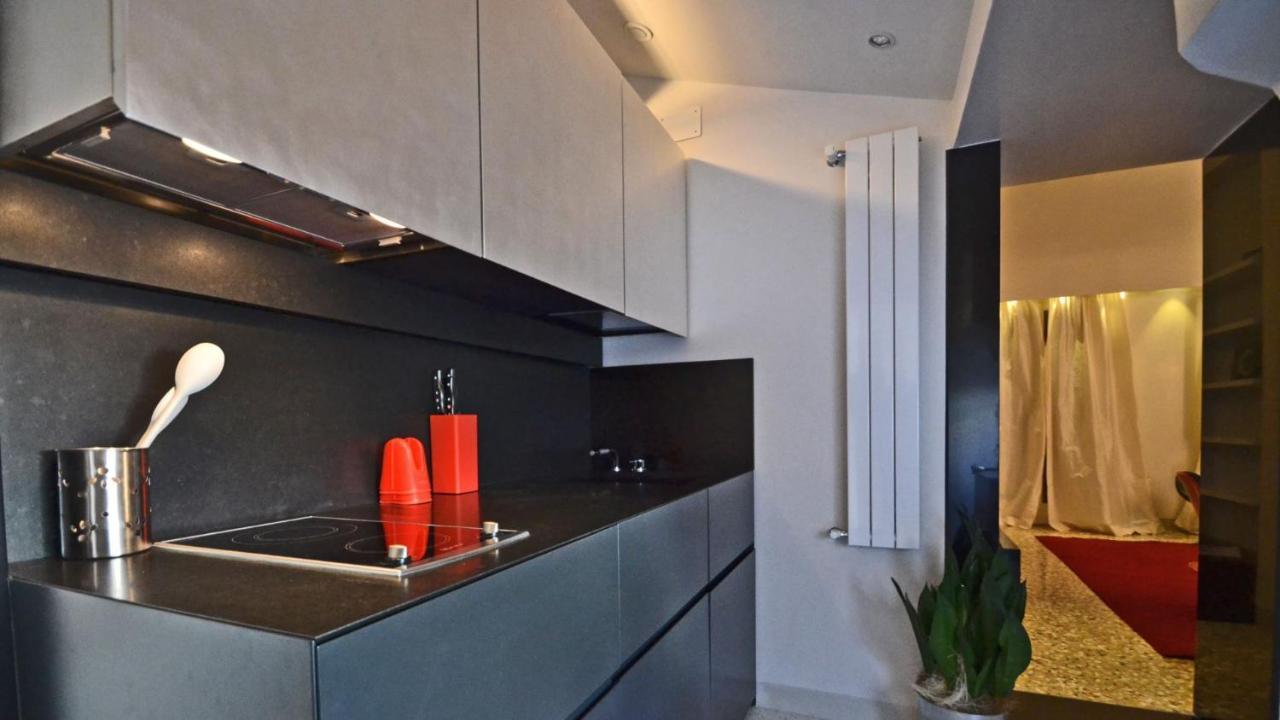 Ai Bareteri Luxury Canal View Венеція Екстер'єр фото